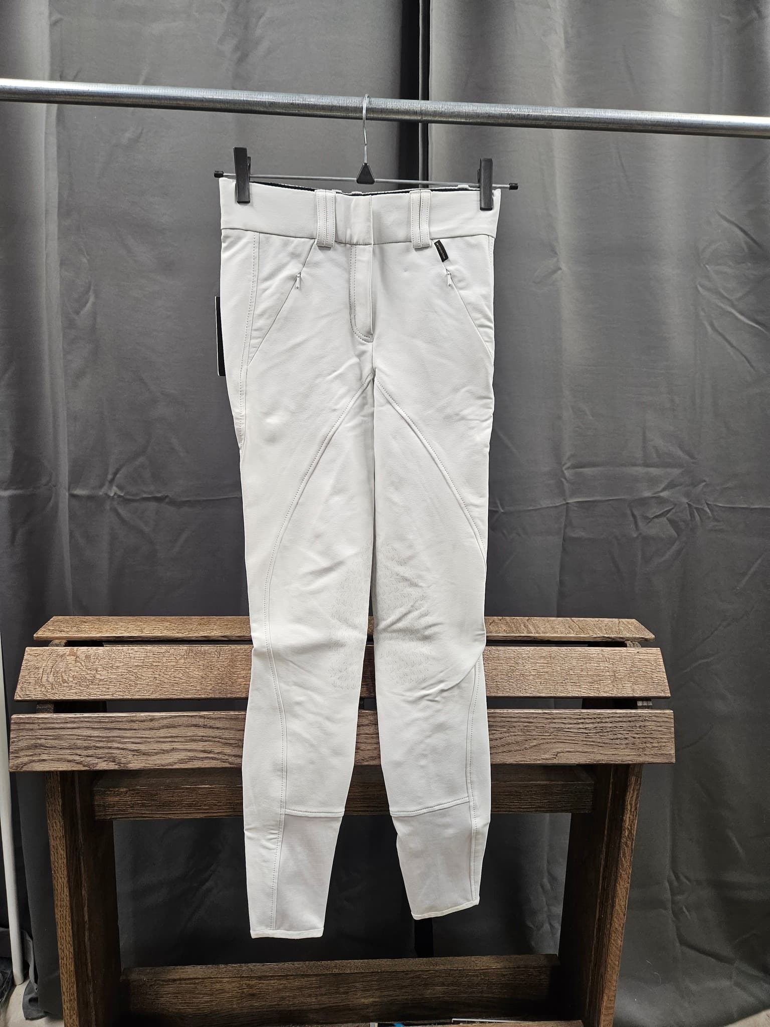 Ridbyxa, 34, JH Collection