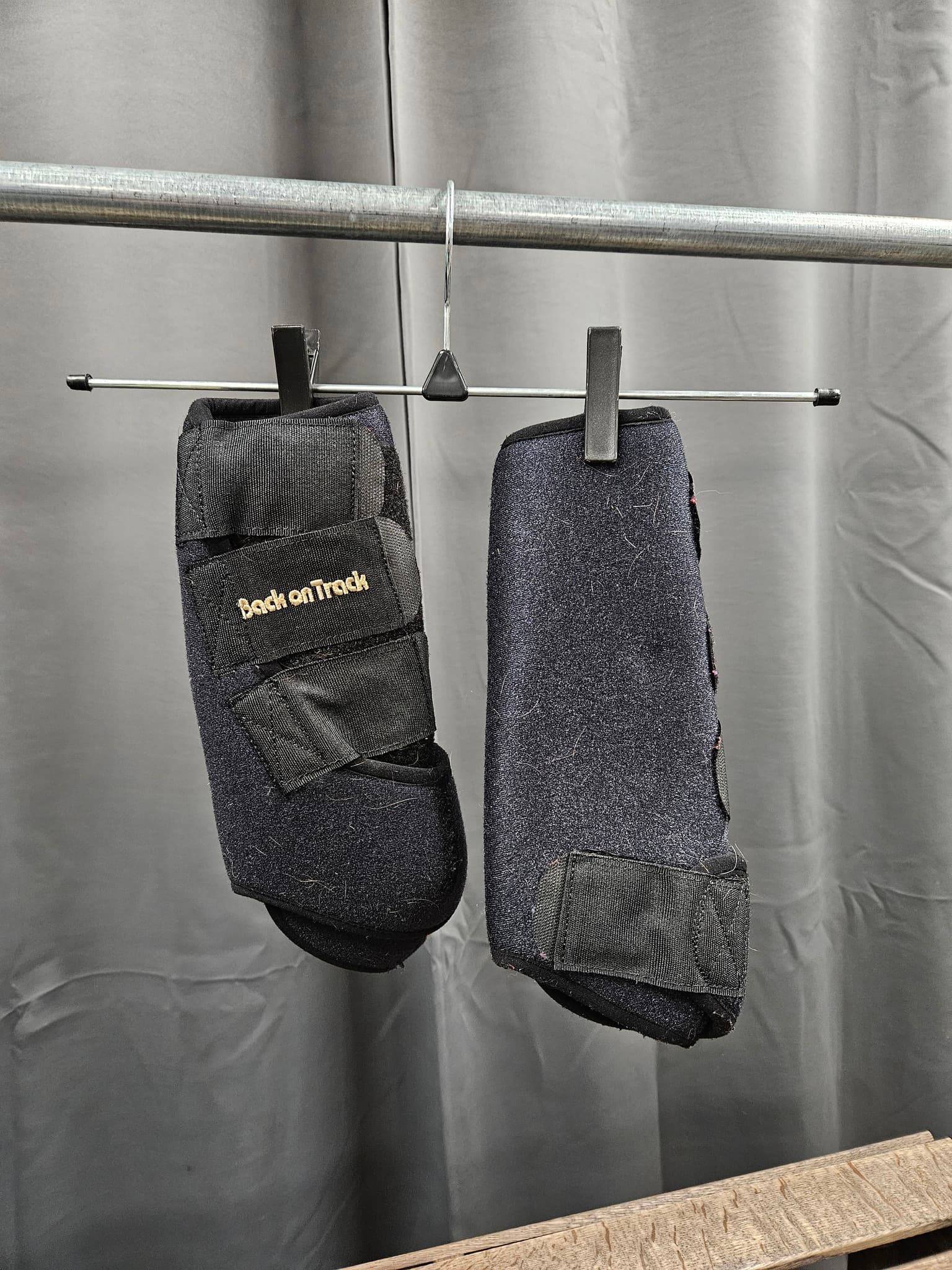 Arbetsdamasker, S, Back on Track