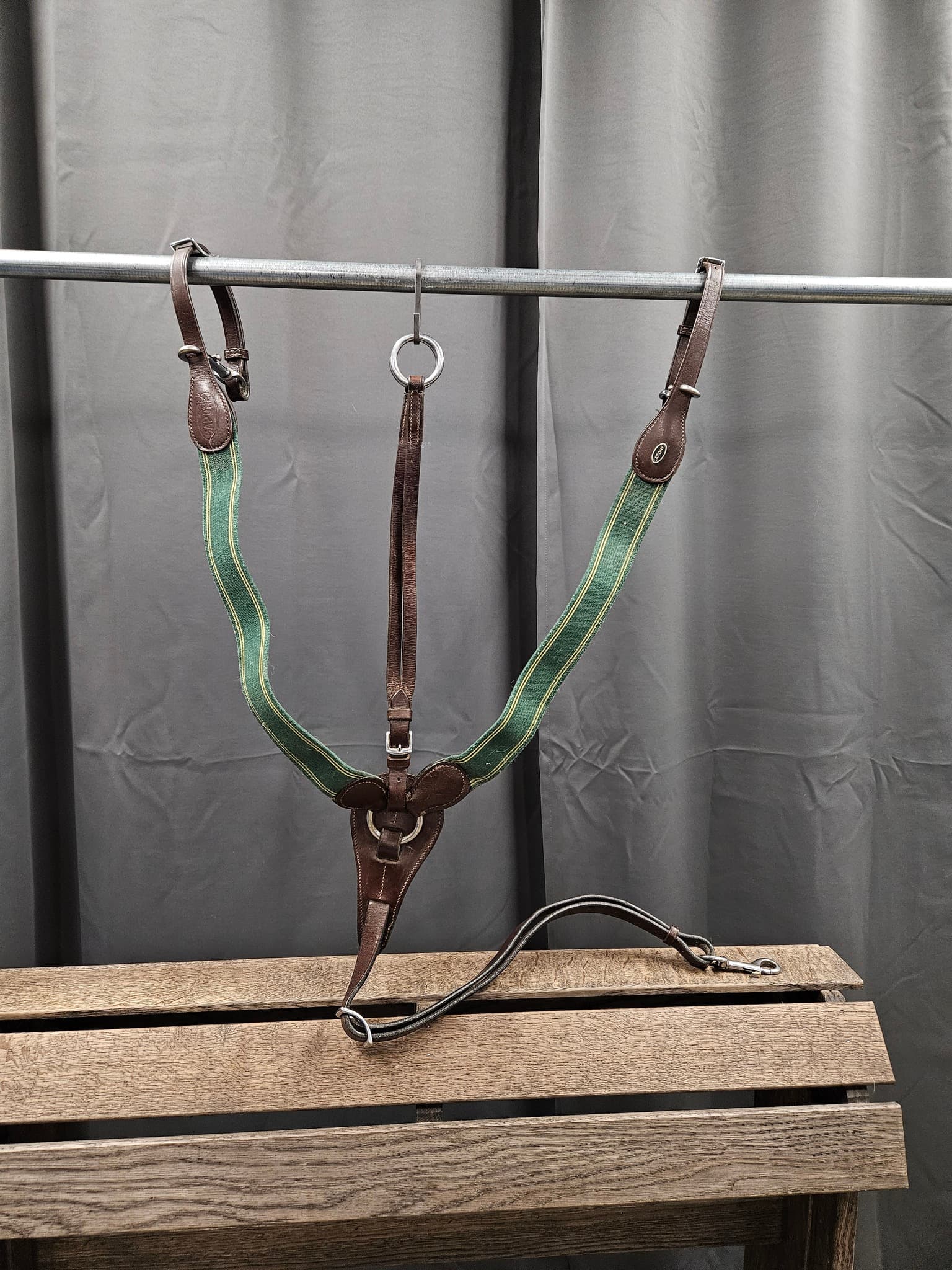 Förbygel, full, Capone