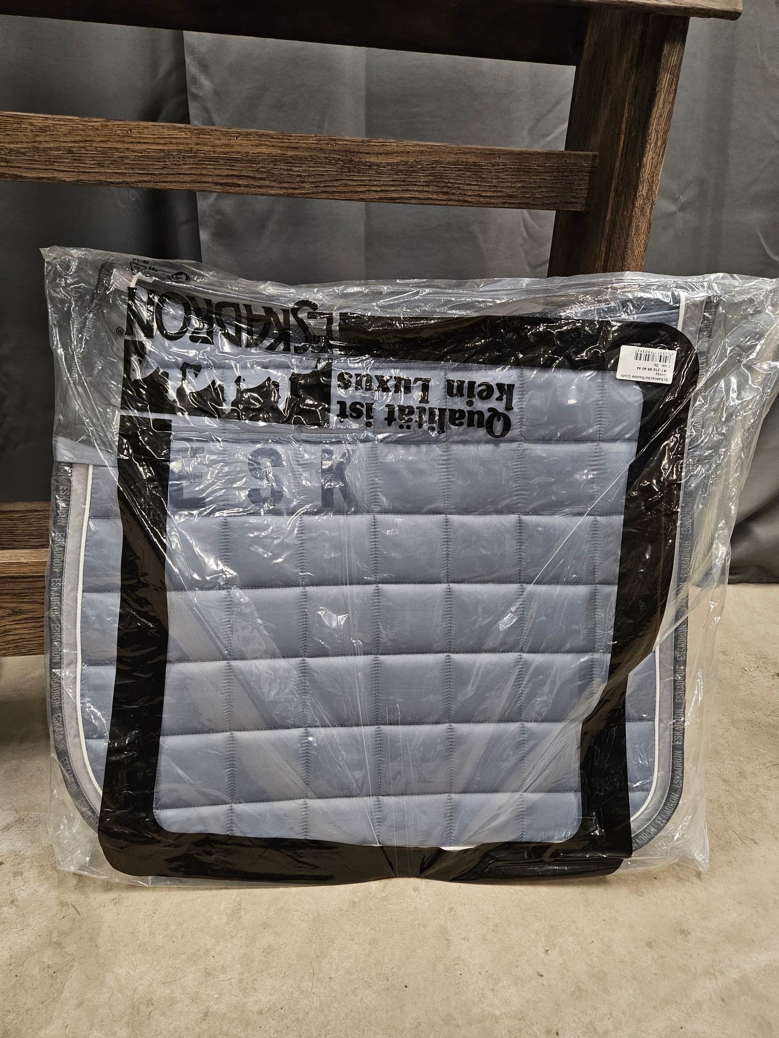 Schabrak, full, Eskadron