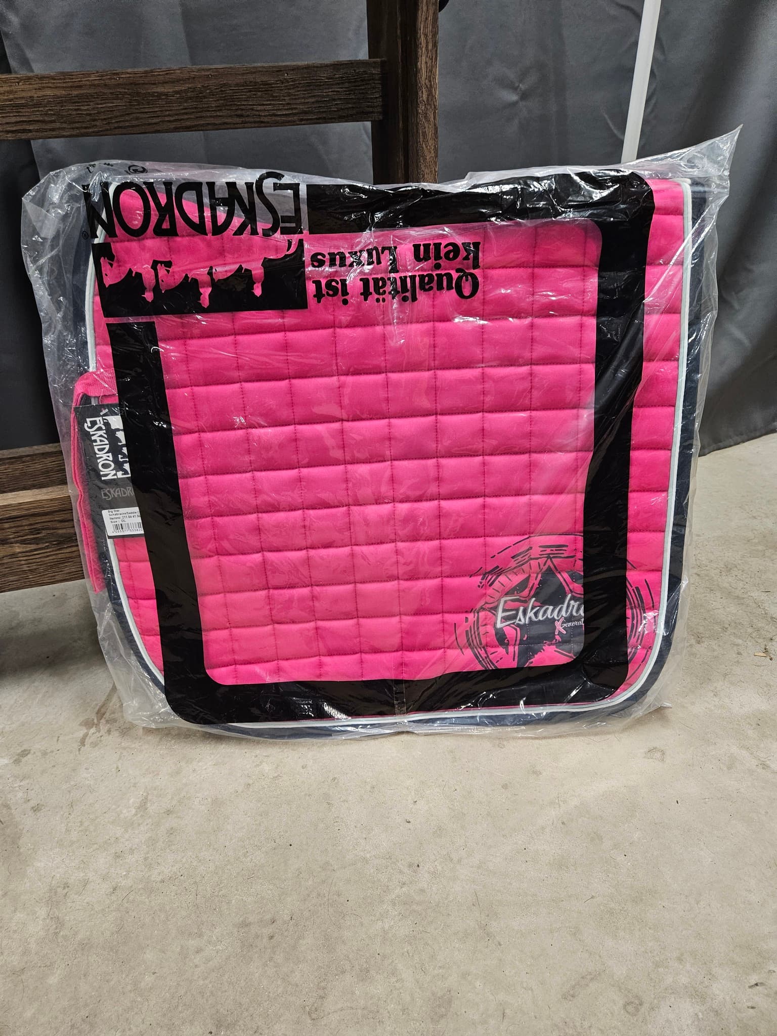 Schabrak, full, Eskadron