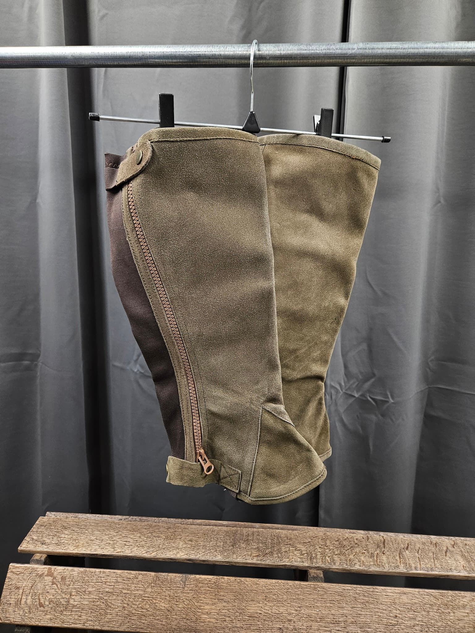 Chaps | XL