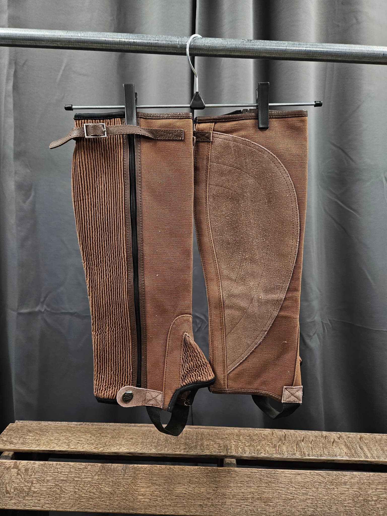 Chaps | Medium
