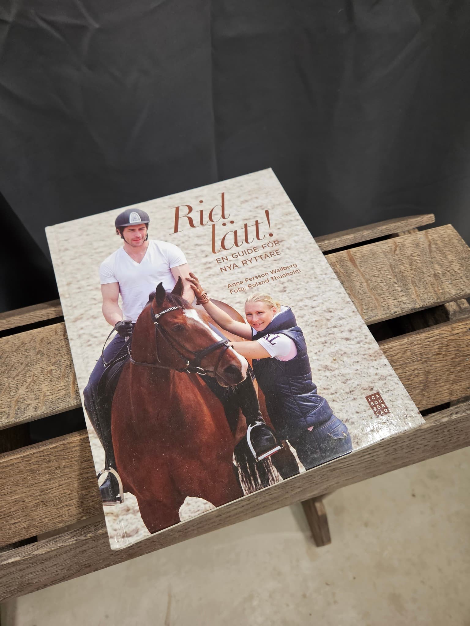 Bok: Rid Lätt