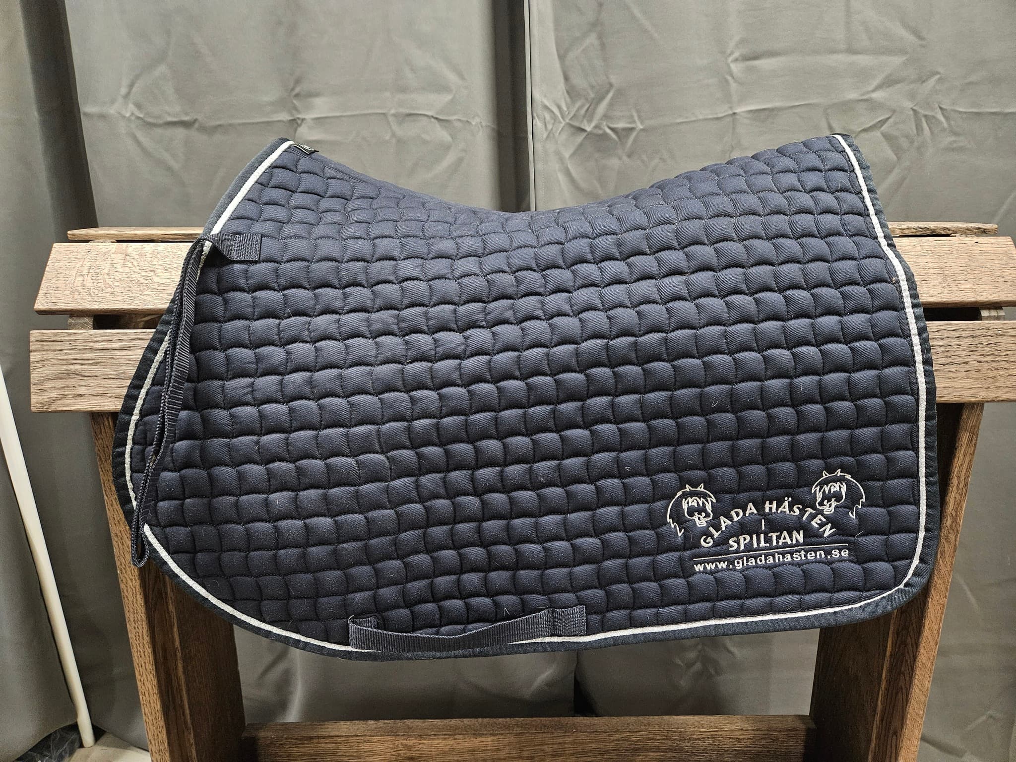 Schabrak, full, Eskadron/Glada Hästen